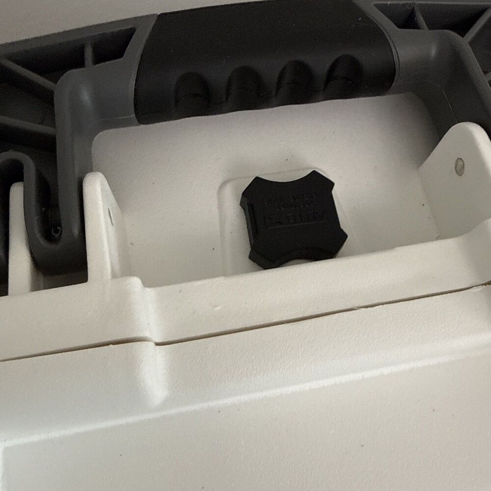 BRAND NEW INVICTA LIMITED EDITION 8-Slot Dive Impact Watch Case White Navy 15x12 - Picture 4 of 13